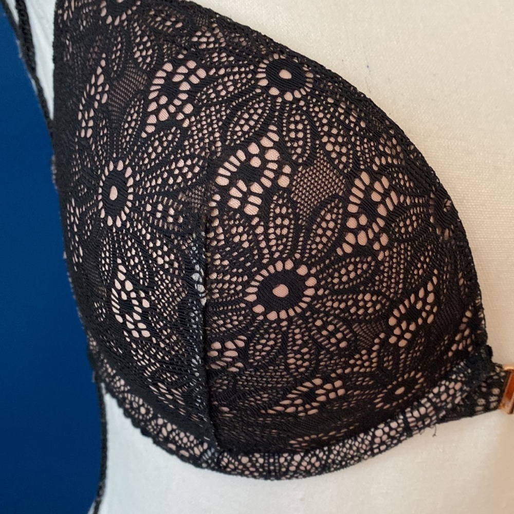 Women’s Black Lace Victoria’s Secret Very Sexy Push Up Racer Back Bra Size 32DD - Picture 2 of 11